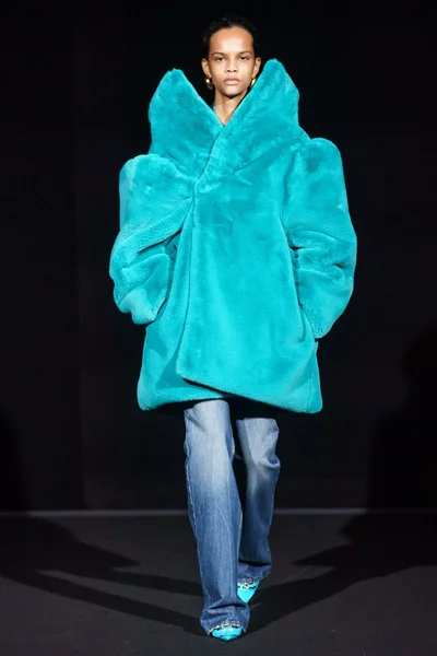 Look 63